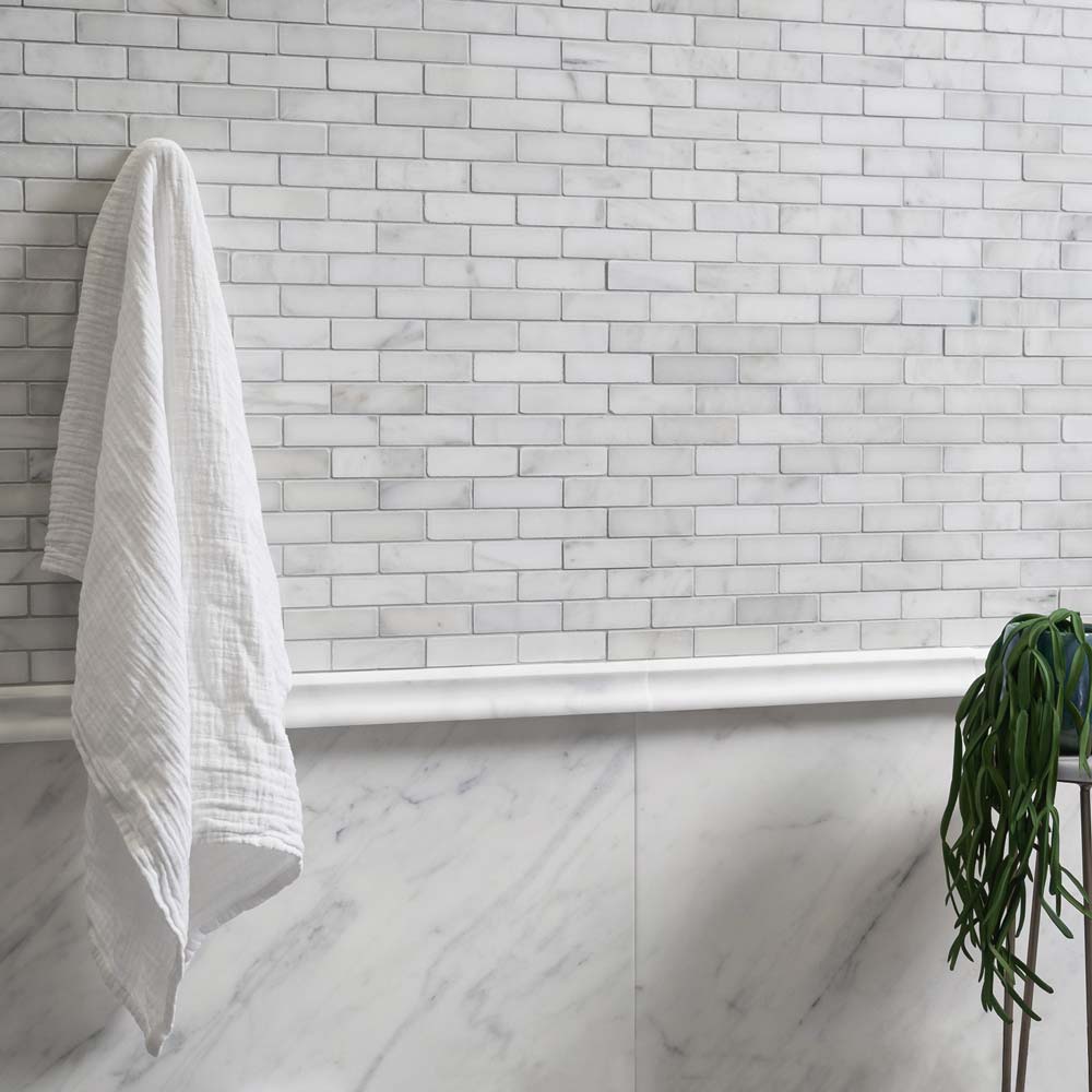 Calacatta-Honed-Marble-Subway-Mosaic-Tiles