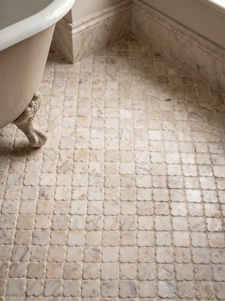Arabescato Gold Marble Clover Mosaic