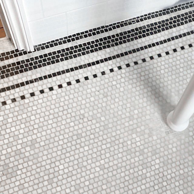 Calacatta and Nero Marble Border Mosaic