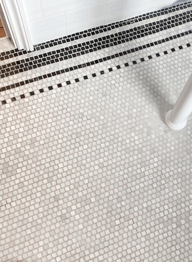Nero Black Marble Staggered Mini Mosaic