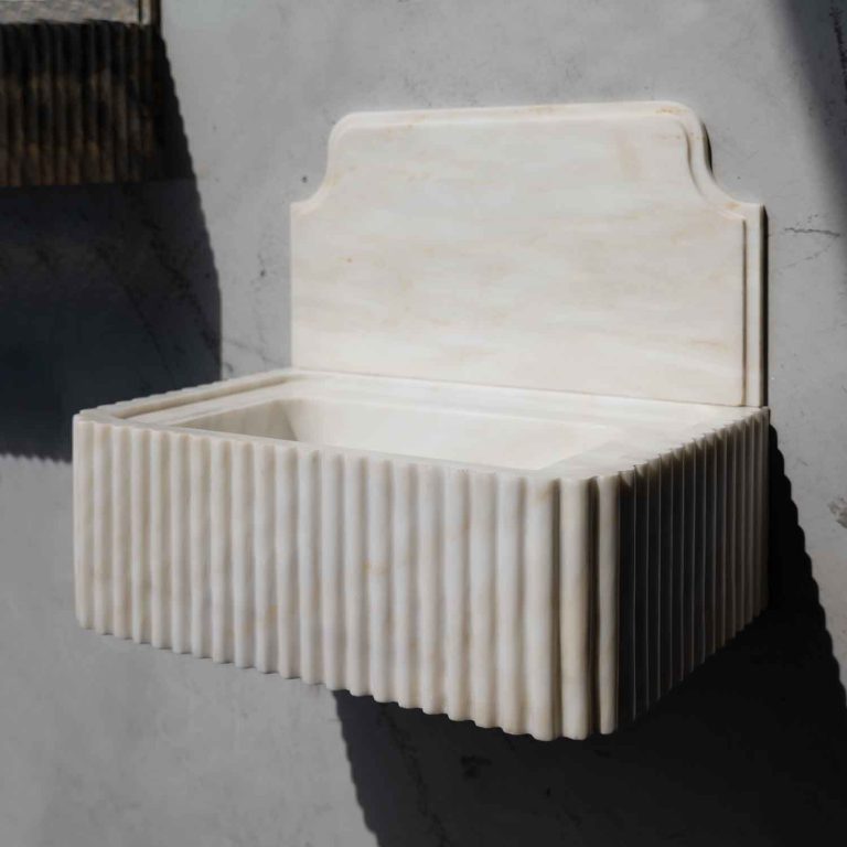 Calacatta Amber Marble Fluted Basin